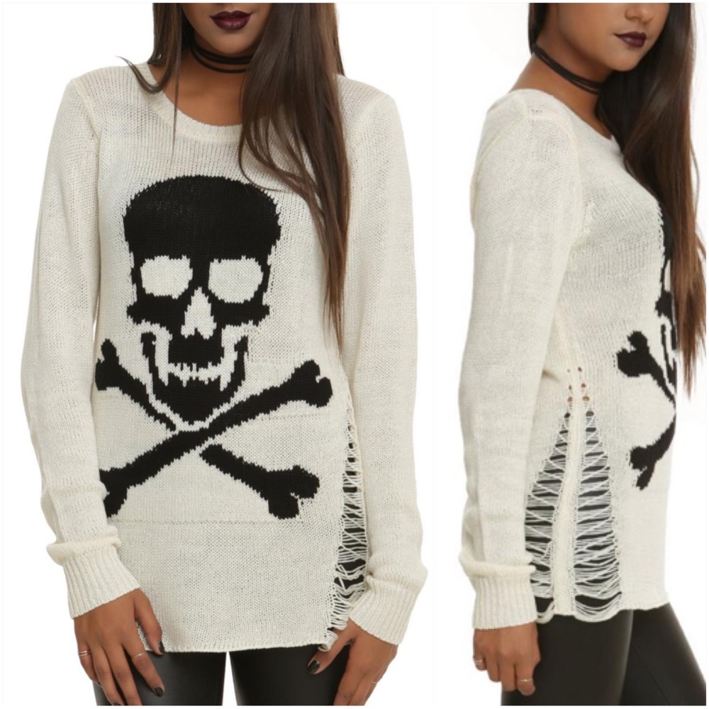 Hot Topic Ivory Skull & Crossbones Distressed Sweater XL